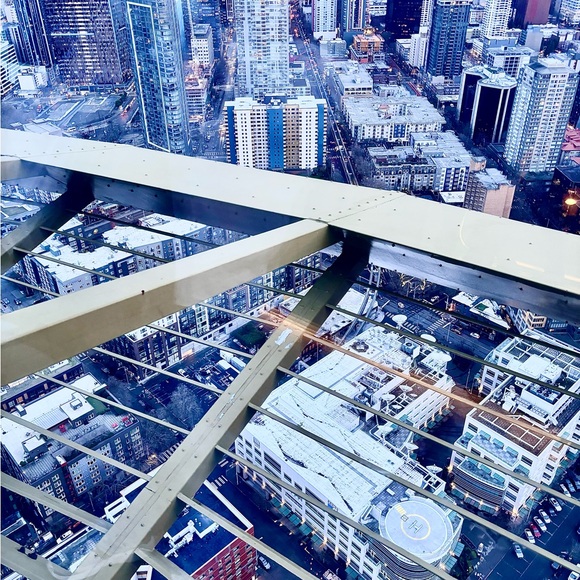 Meet your Posher, Britney - Picture 3 of 9